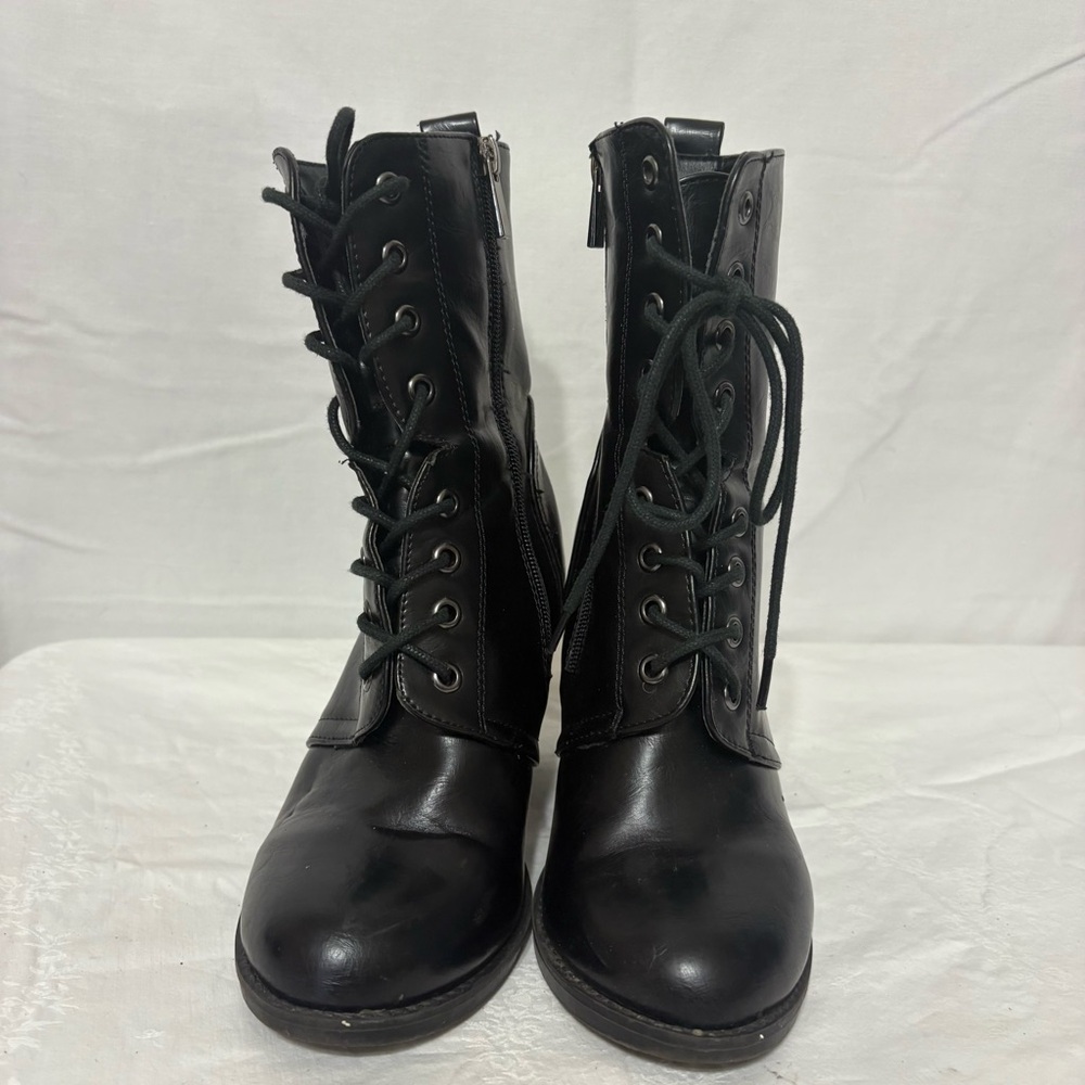 Black Lace-Up Women's Combat Boots size 7/8 - Picture 4 of 9